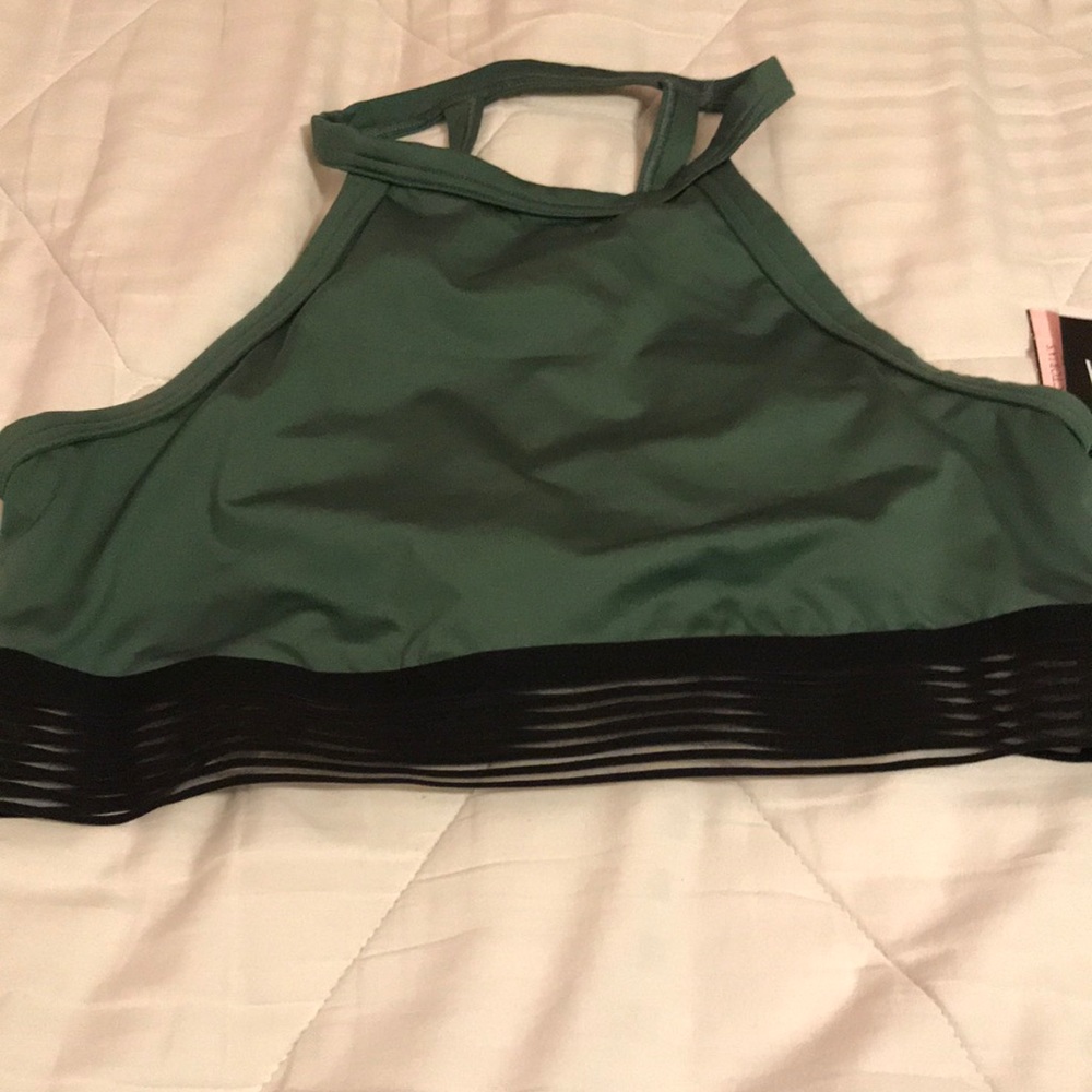 Halter top Victoria’s Secret sports bra